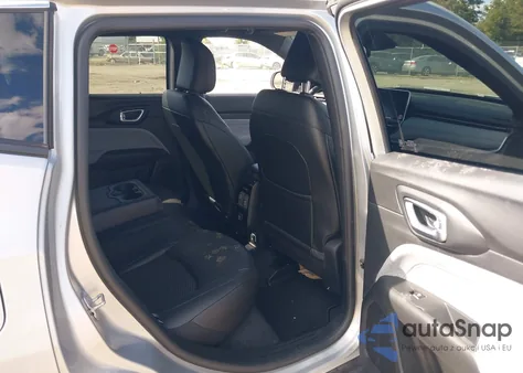 2025 Jeep Compass Latitude 4X4 z USA, uszkodzony, nr VIN 3C4NJDBN3ST600813